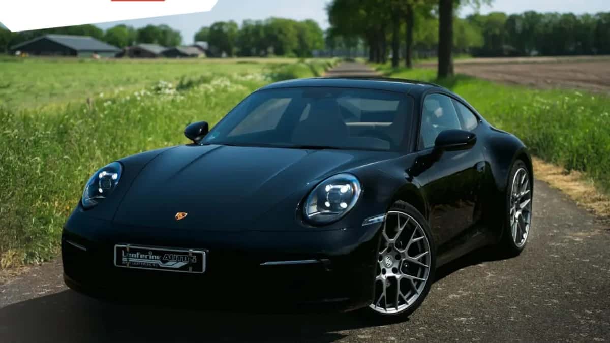 Porsche 911 (2023) — foto 1