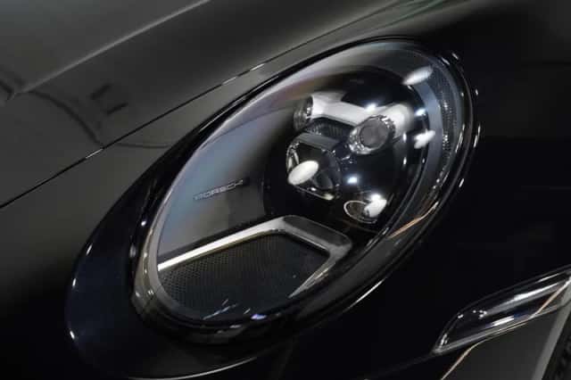Porsche 911 (2023) thumbnail 11
