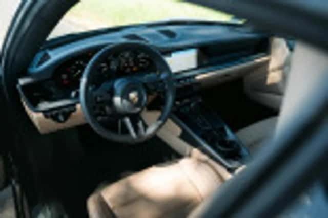 Porsche 911 (2023) thumbnail 117