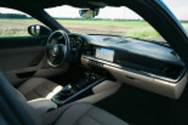 Porsche 911 (2023) thumbnail 120