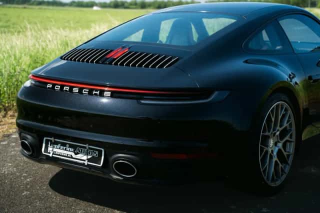 Porsche 911 (2023) thumbnail 13
