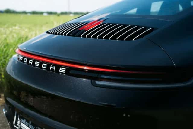 Porsche 911 (2023) thumbnail 14