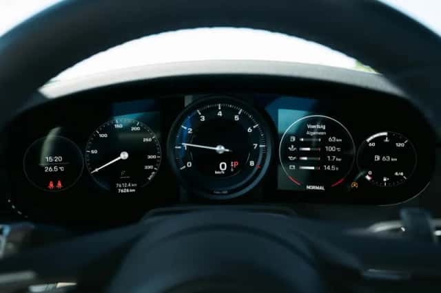 Porsche 911 (2023) thumbnail 184