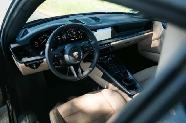 Porsche 911 (2023) thumbnail 186