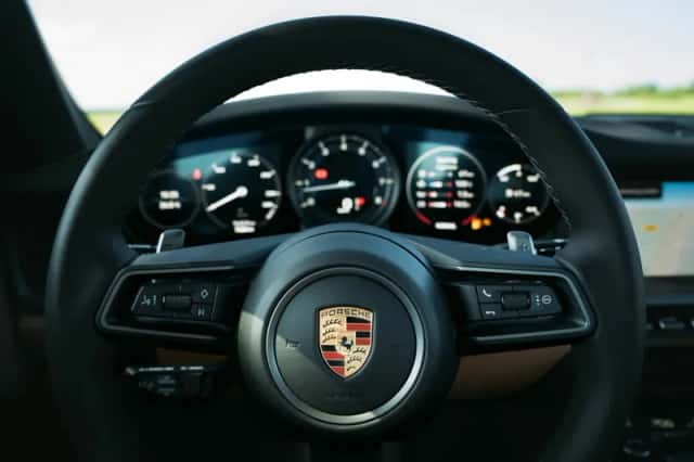 Porsche 911 (2023) thumbnail 190