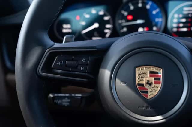 Porsche 911 (2023) thumbnail 191