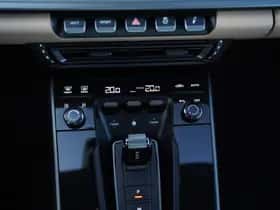 Porsche 911 (2023) thumbnail 212