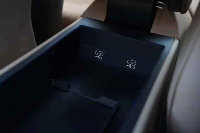 Porsche 911 (2023) thumbnail 31