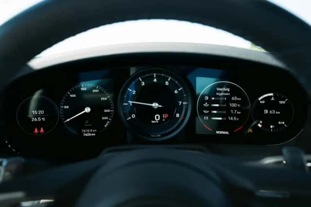 Porsche 911 (2023) thumbnail 46