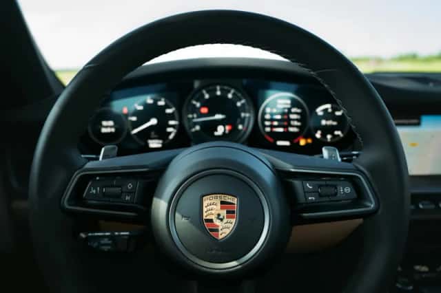 Porsche 911 (2023) thumbnail 52