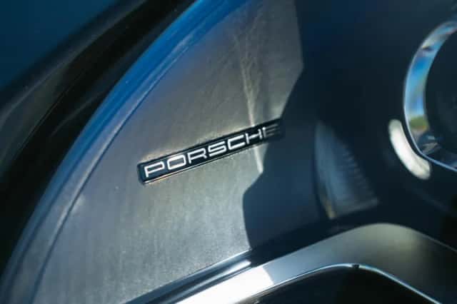 Porsche 911 (2023) thumbnail 68
