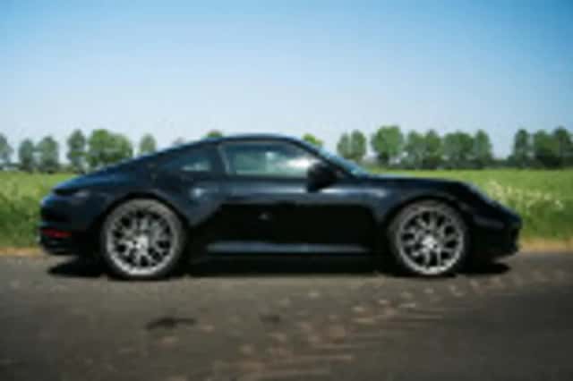 Porsche 911 (2023) thumbnail 75