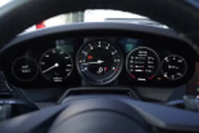 Porsche 911 (2023) thumbnail 89