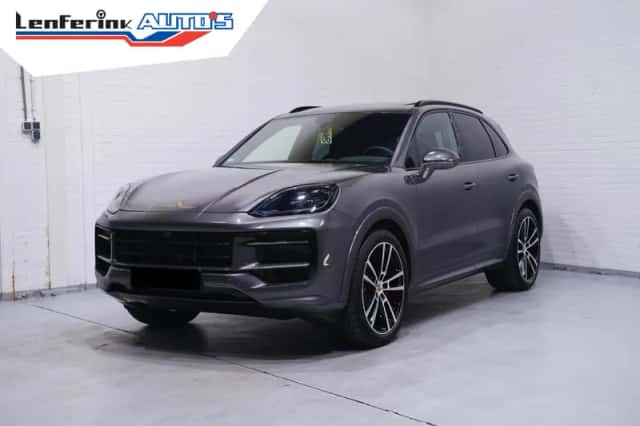 Porsche Cayenne (2025) thumbnail 2