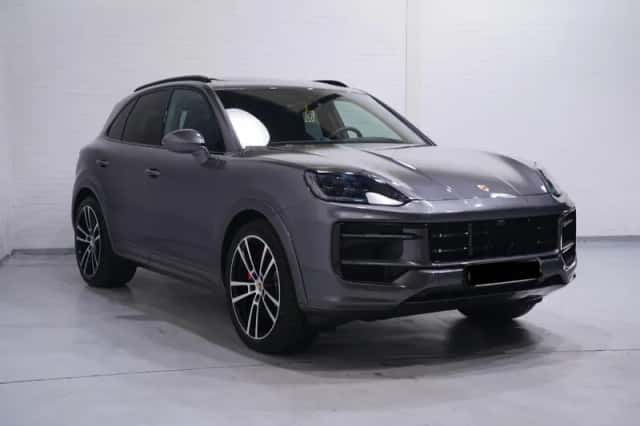 Porsche Cayenne (2025) thumbnail 4