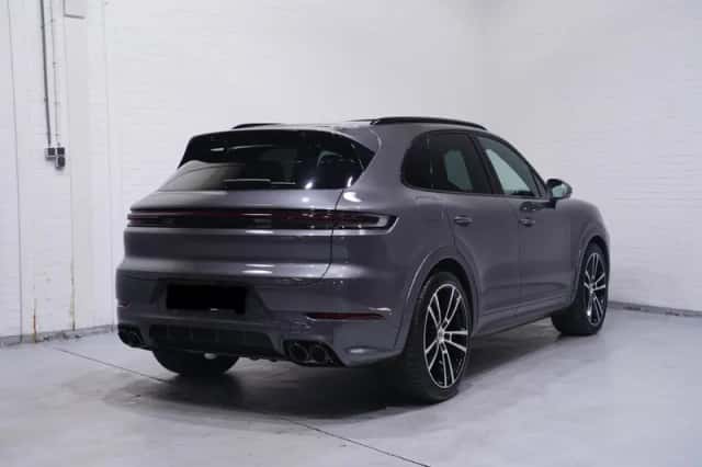 Porsche Cayenne (2025) thumbnail 6