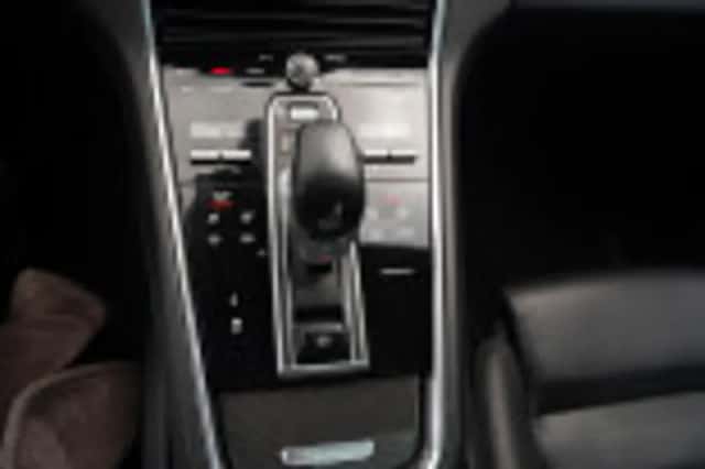 Porsche Panamera (2018) thumbnail 116