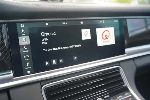Porsche Panamera (2018) thumbnail 187
