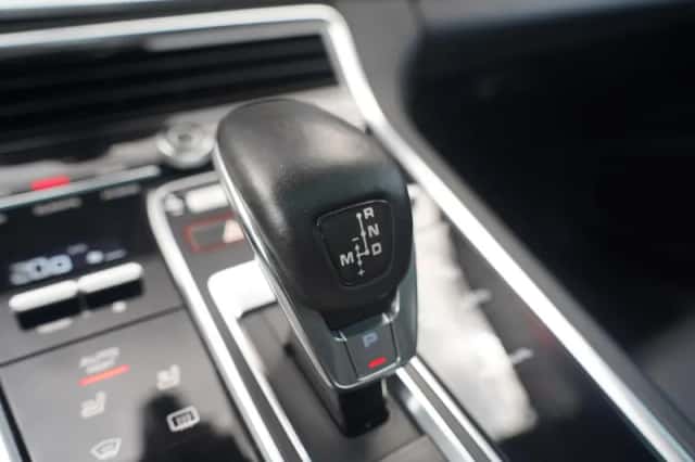 Porsche Panamera (2018) thumbnail 188