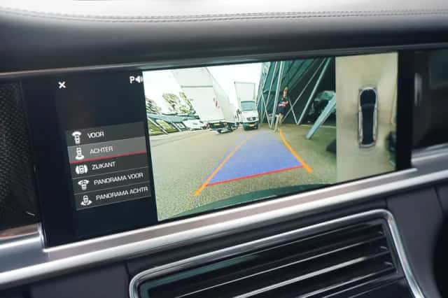 Porsche Panamera (2018) thumbnail 224