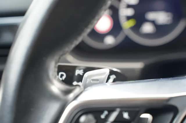 Porsche Panamera (2018) thumbnail 32