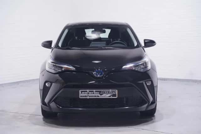 Toyota C-HR (2022) thumbnail 3