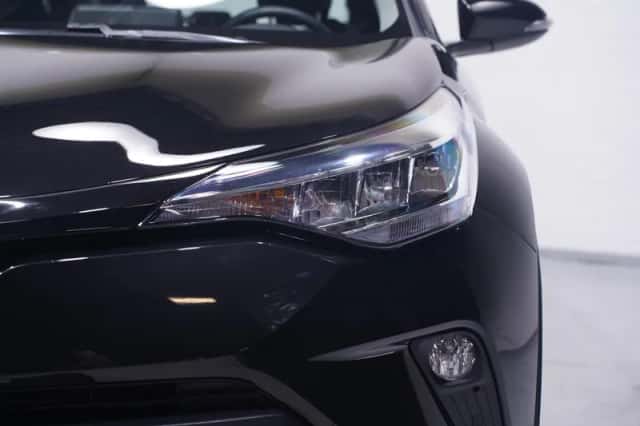 Toyota C-HR (2022) thumbnail 5
