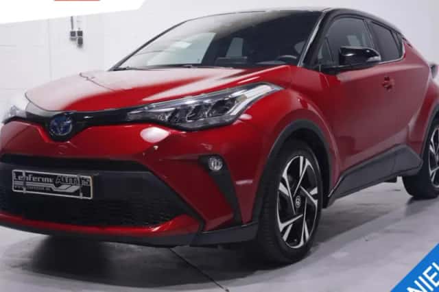Toyota C-HR (2022) thumbnail 1
