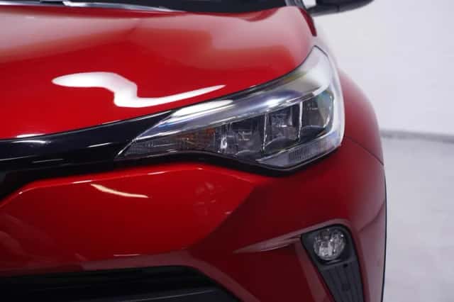 Toyota C-HR (2022) thumbnail 5