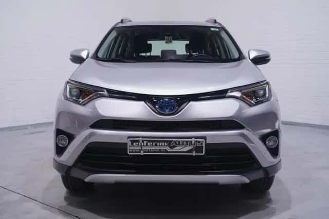 Toyota RAV4 (2017) thumbnail 3