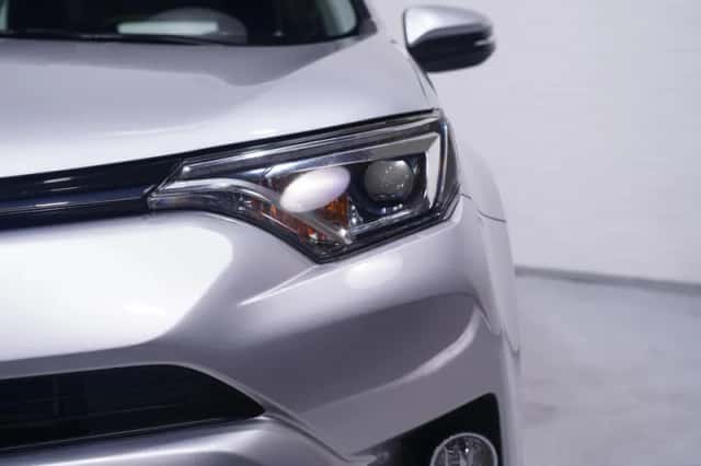 Toyota RAV4 (2017) thumbnail 5