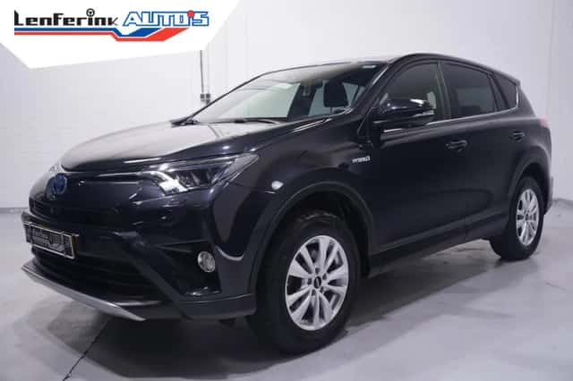 Toyota RAV4 (2017) thumbnail 2