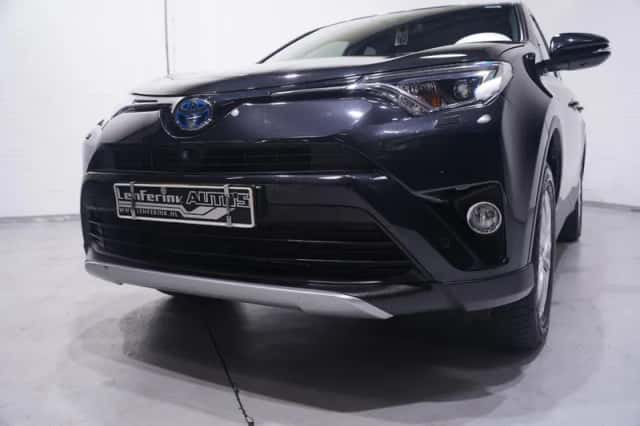 Toyota RAV4 (2017) thumbnail 5