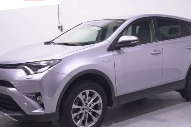 Toyota RAV4 (2018) thumbnail 1