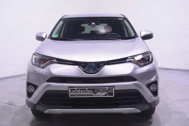 Toyota RAV4 (2018) thumbnail 3