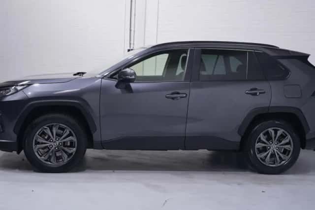 Toyota RAV4 (2022) thumbnail 5