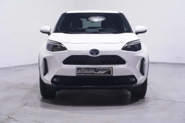 Toyota Yaris (2022) thumbnail 3