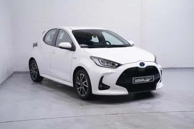 Toyota Yaris (2021) thumbnail 4
