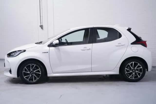 Toyota Yaris (2021) thumbnail 5