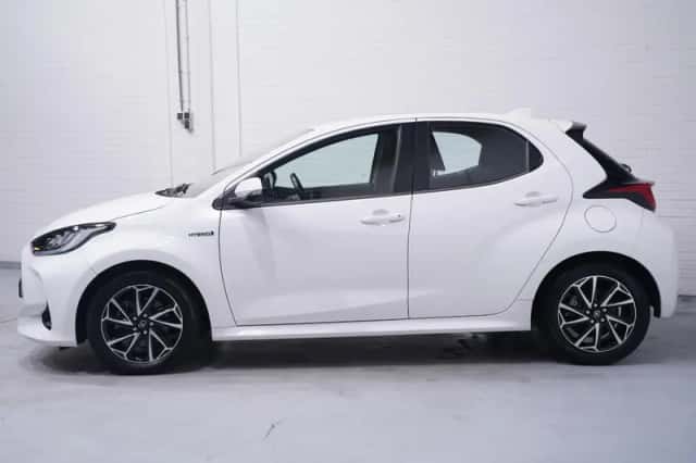 Toyota Yaris (2021) thumbnail 5