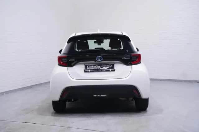 Toyota Yaris (2021) thumbnail 6