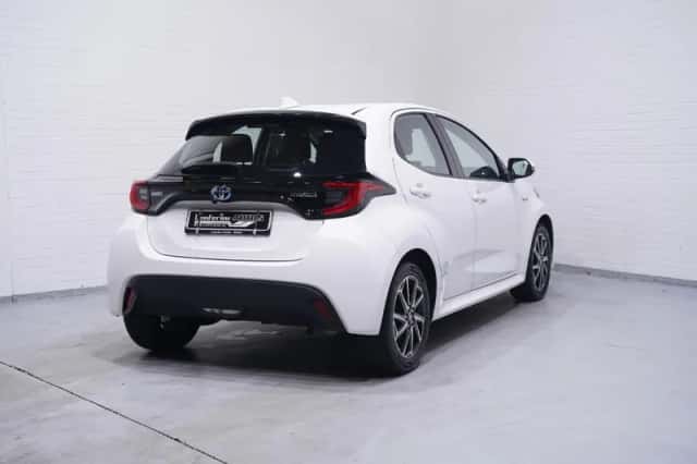 Toyota Yaris (2021) thumbnail 6