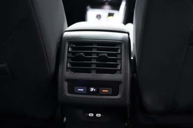 Volkswagen Golf (2020) thumbnail 131