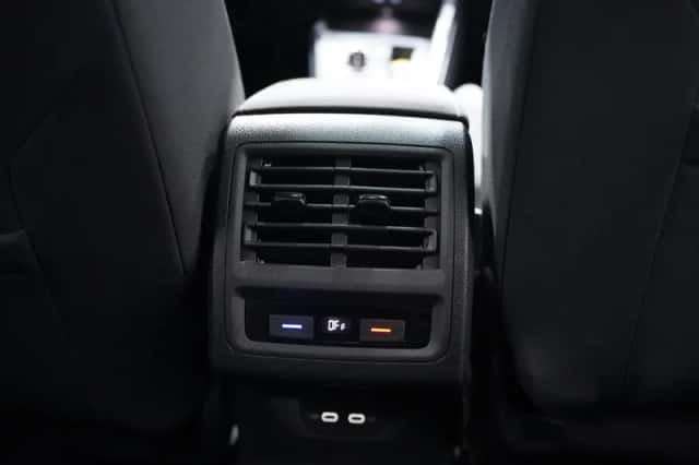 Volkswagen Golf (2020) thumbnail 136