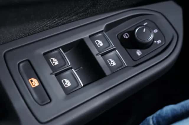 Volkswagen Golf (2020) thumbnail 41