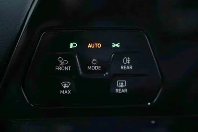 Volkswagen Golf (2022) thumbnail 120