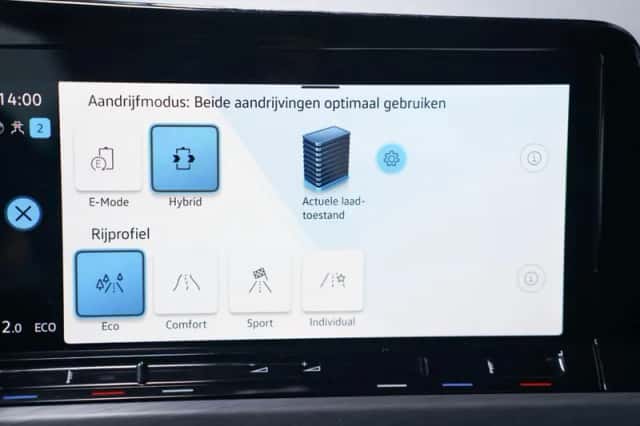Volkswagen Golf (2022) thumbnail 36