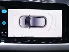 Volkswagen Golf (2023) thumbnail 131
