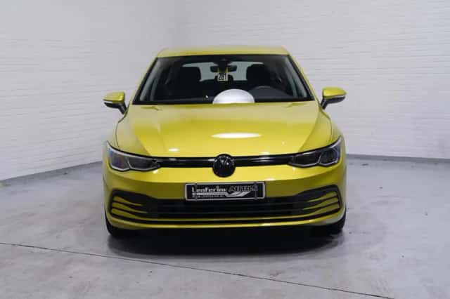 Volkswagen Golf (2023) thumbnail 3