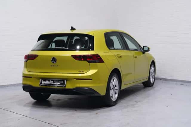 Volkswagen Golf (2023) thumbnail 6